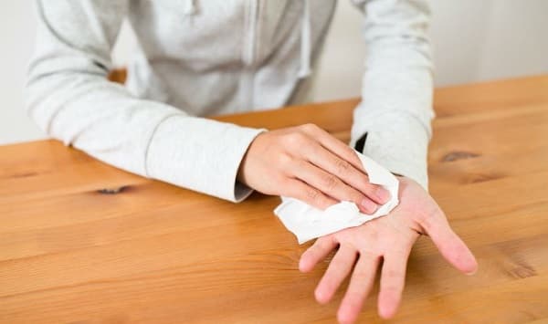 علت عرق کف دست و پا چیست؟